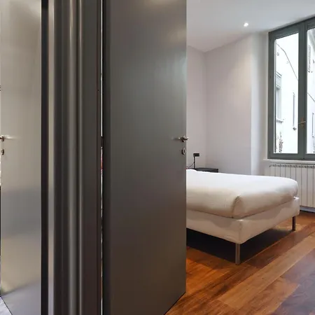 Joivy Modern Flat Near Duomo Di Milano Apartment Exterior photo